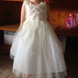 Beautiful size 2T White/Cream Flower Girl Dress
